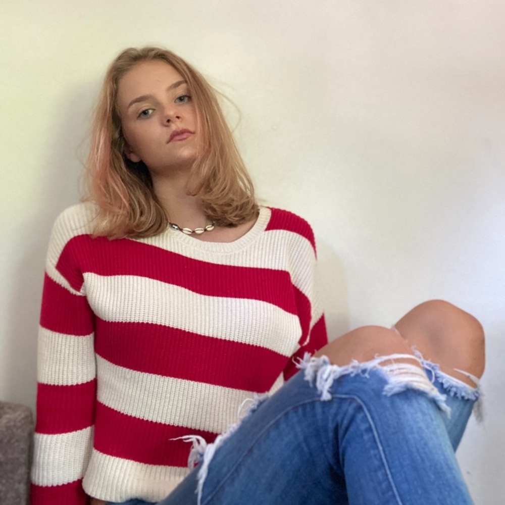 Sweater!!!!! - Picture 2 of 2